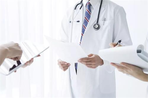 Crc去醫(yī)院推進(jìn)項(xiàng)目怎么穿合適？可以美甲染發(fā)嗎？(圖2)